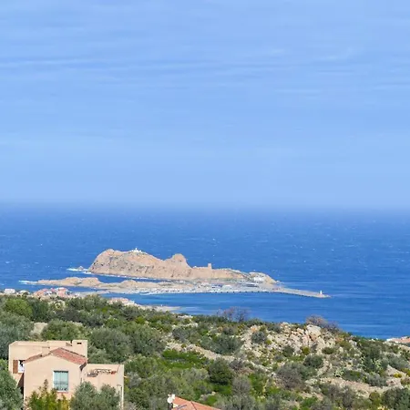 4 Bedroom Gorgeous In Hébergement de vacances *